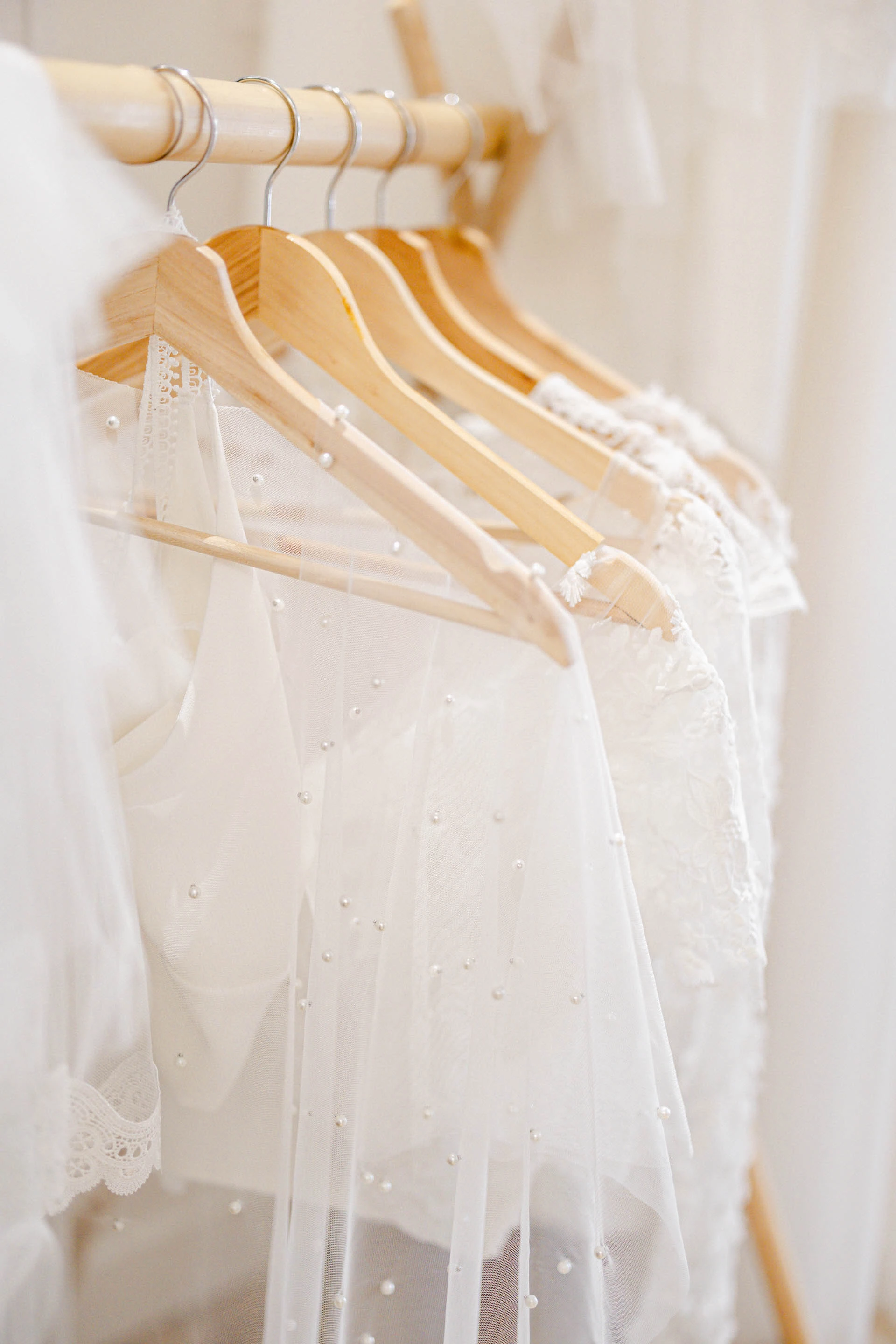 blanc rose dentelle gris orange